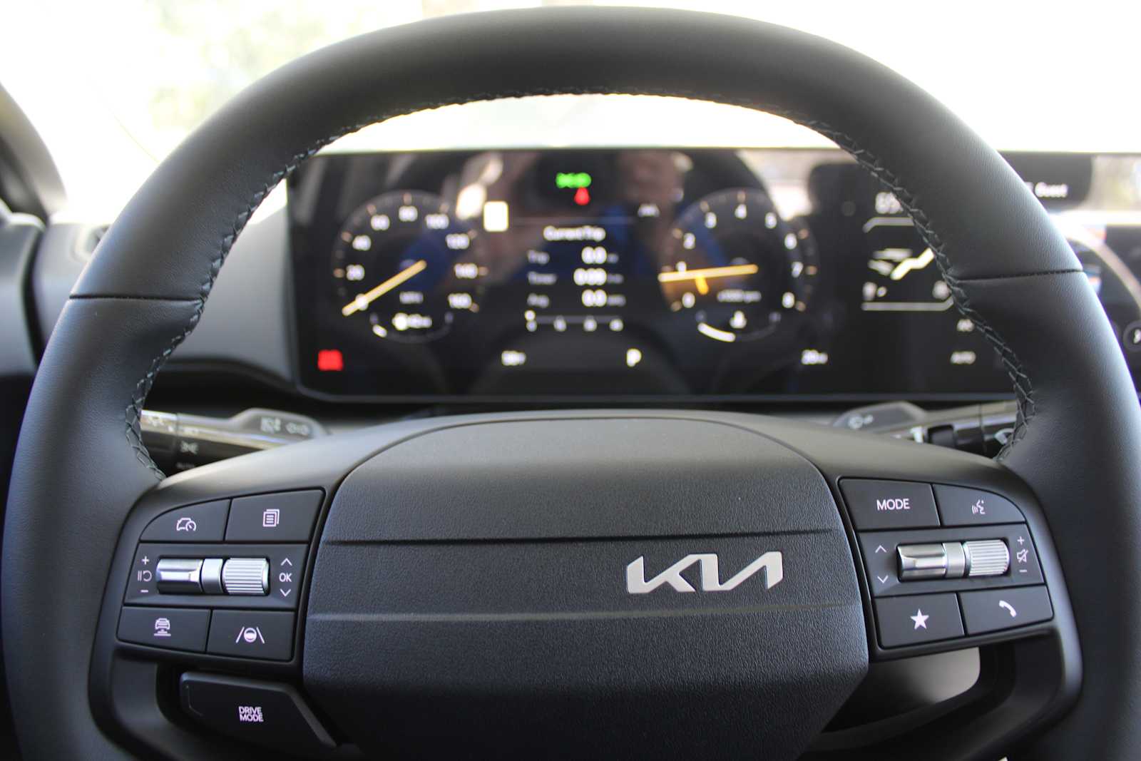 2025 Kia K4 EX photo 24