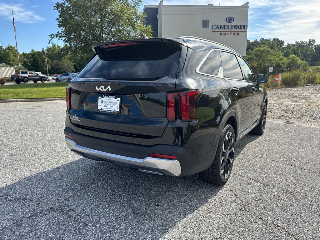 2026 Kia Sorento EX photo 3