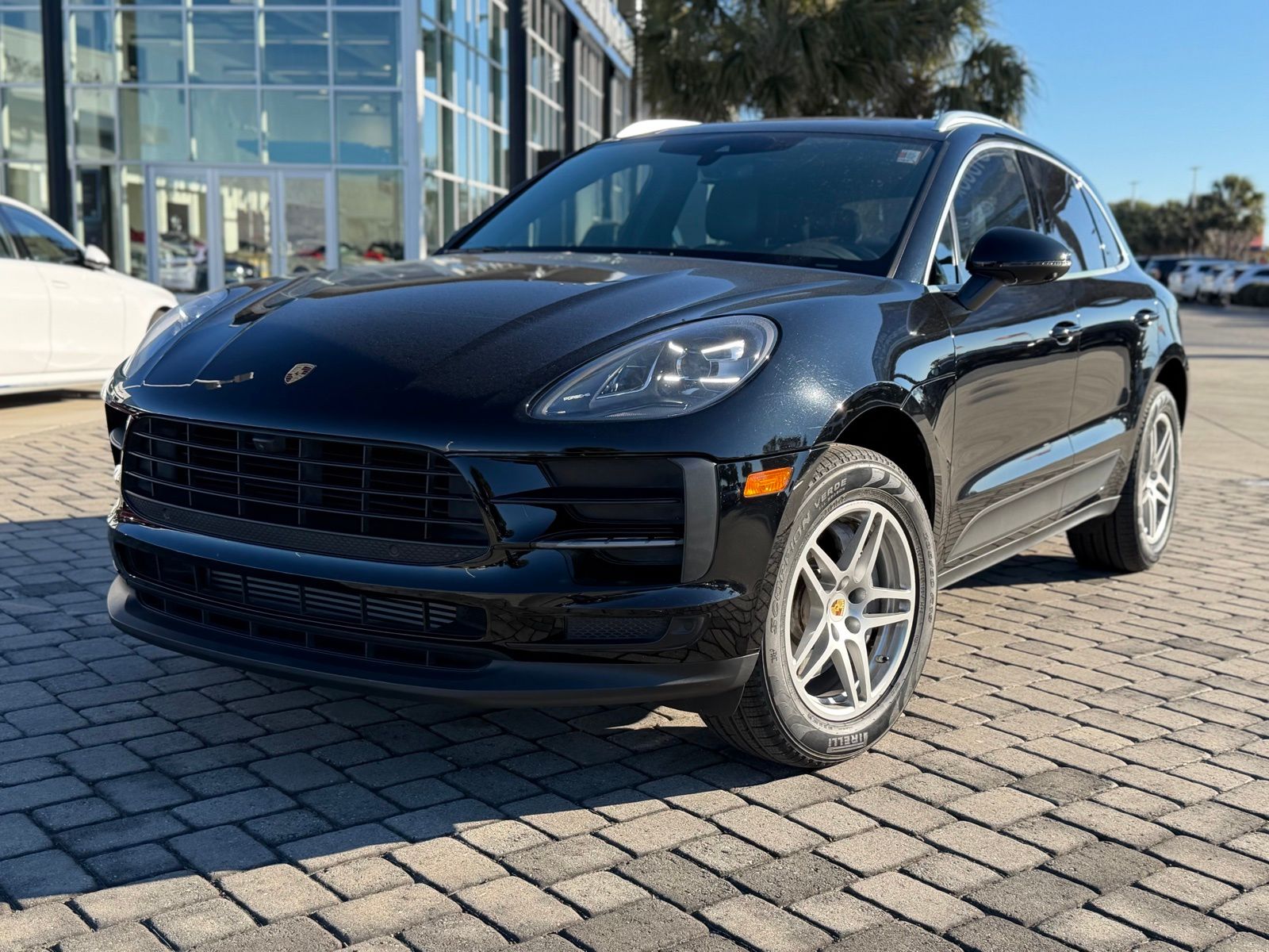 2021 Porsche Macan Base's photo