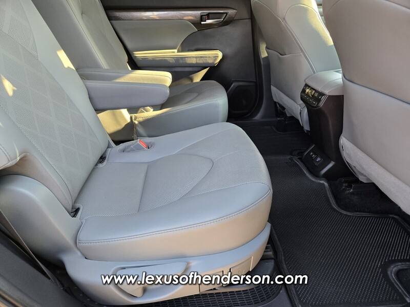 2021 Toyota Highlander Hybrid Platinum photo 16