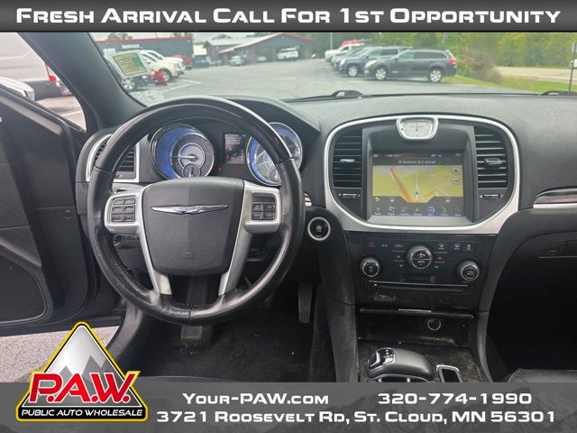 2013 Chrysler 300 photo 10