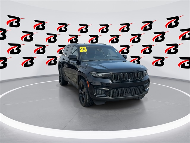 2023 Jeep Grand Cherokee Laredo Altitude photo 2