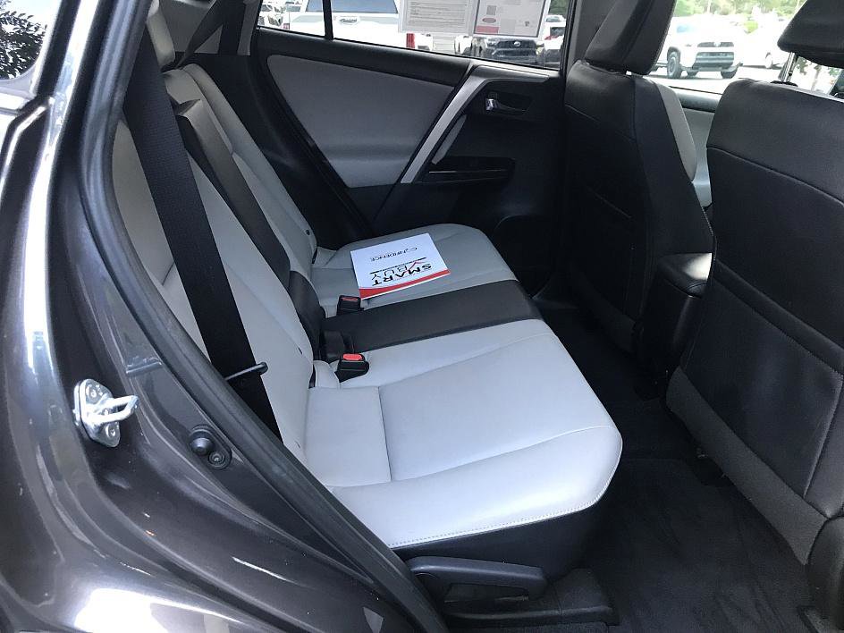 2017 Toyota RAV4 Limited photo 14