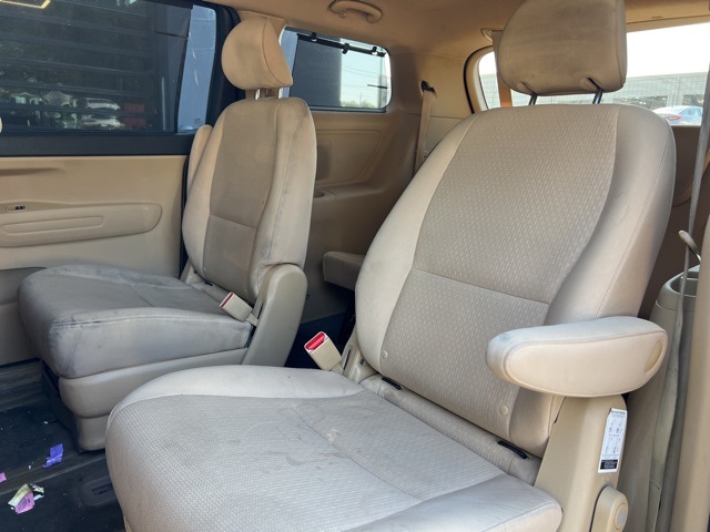 2016 Kia Sedona LX photo 12
