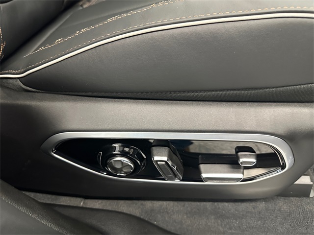 2025 Jeep Grand Cherokee Summit Reserve photo 23