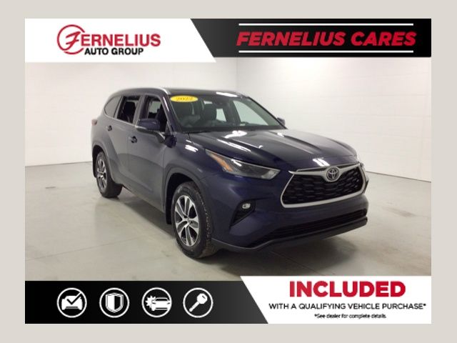 2022 Toyota Highlander XLE's photo