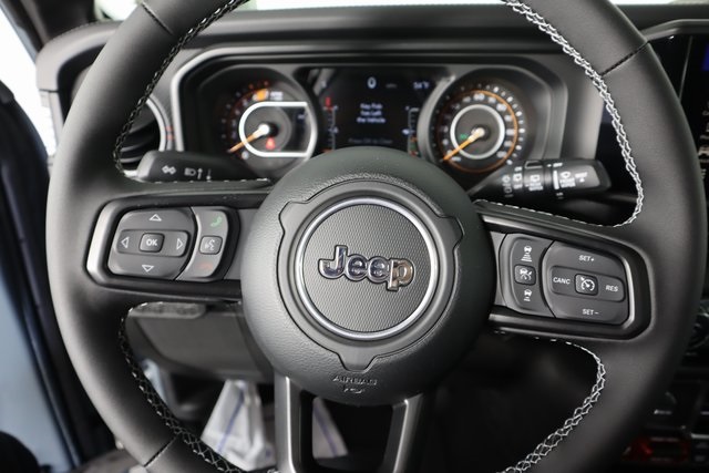 2025 Jeep Wrangler Rubicon photo 10