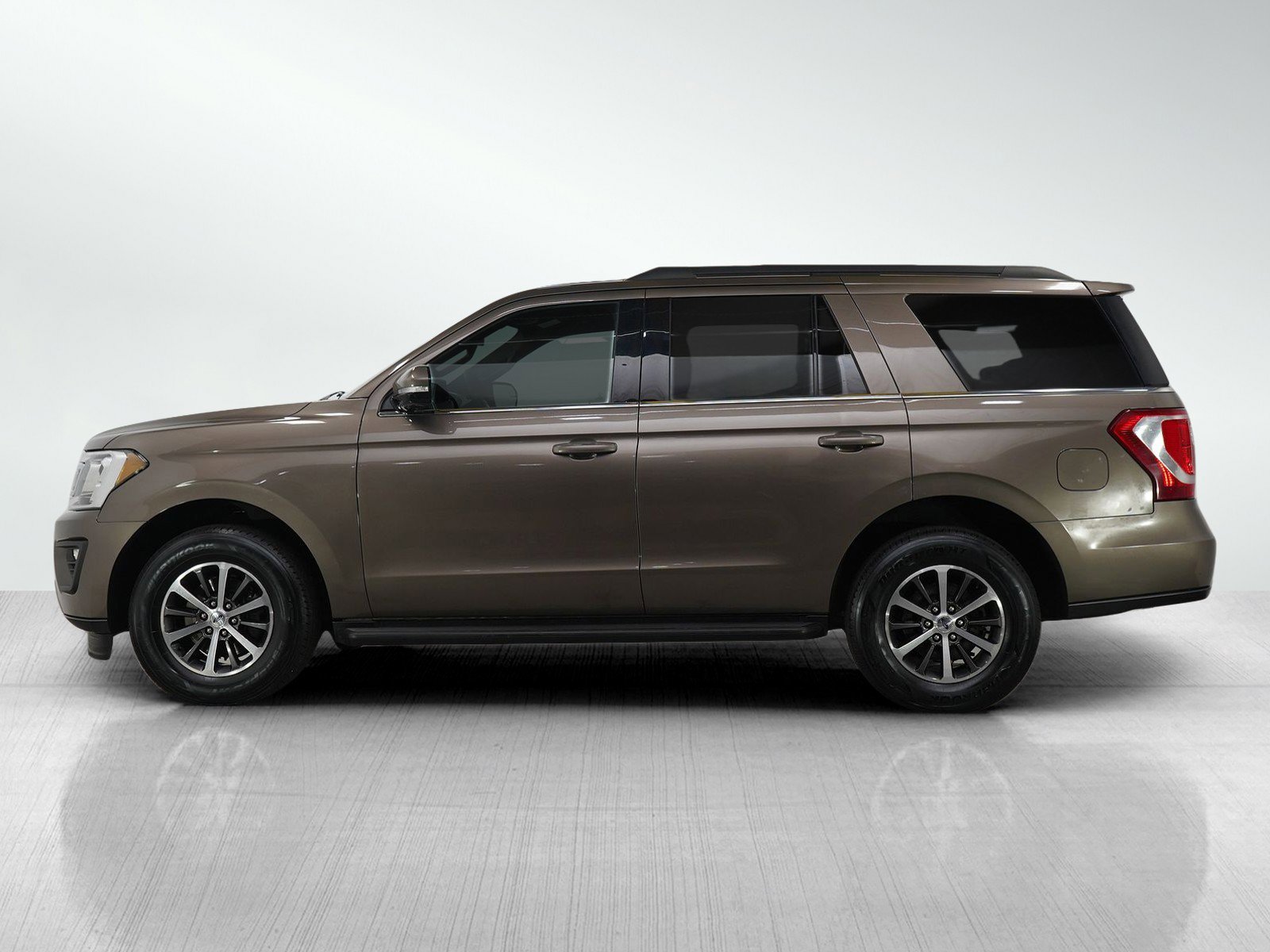 2019 Ford Expedition XLT photo 2