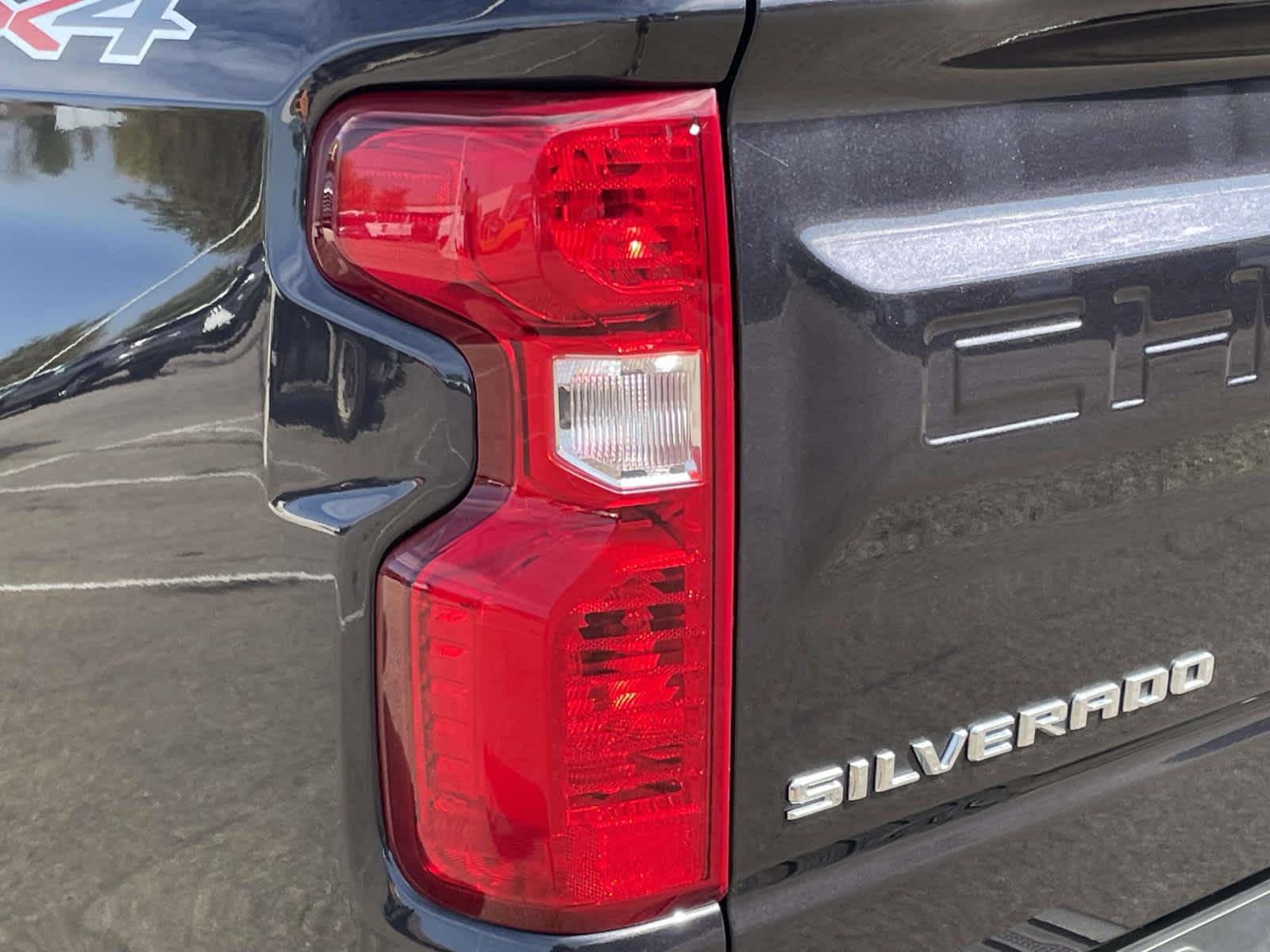 2023 Chevrolet Silverado 1500 LT photo 10