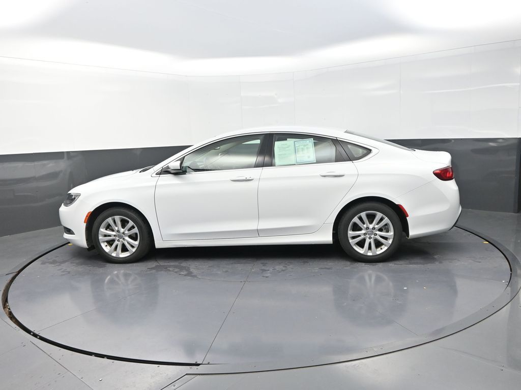 2016 Chrysler 200 Limited photo 4