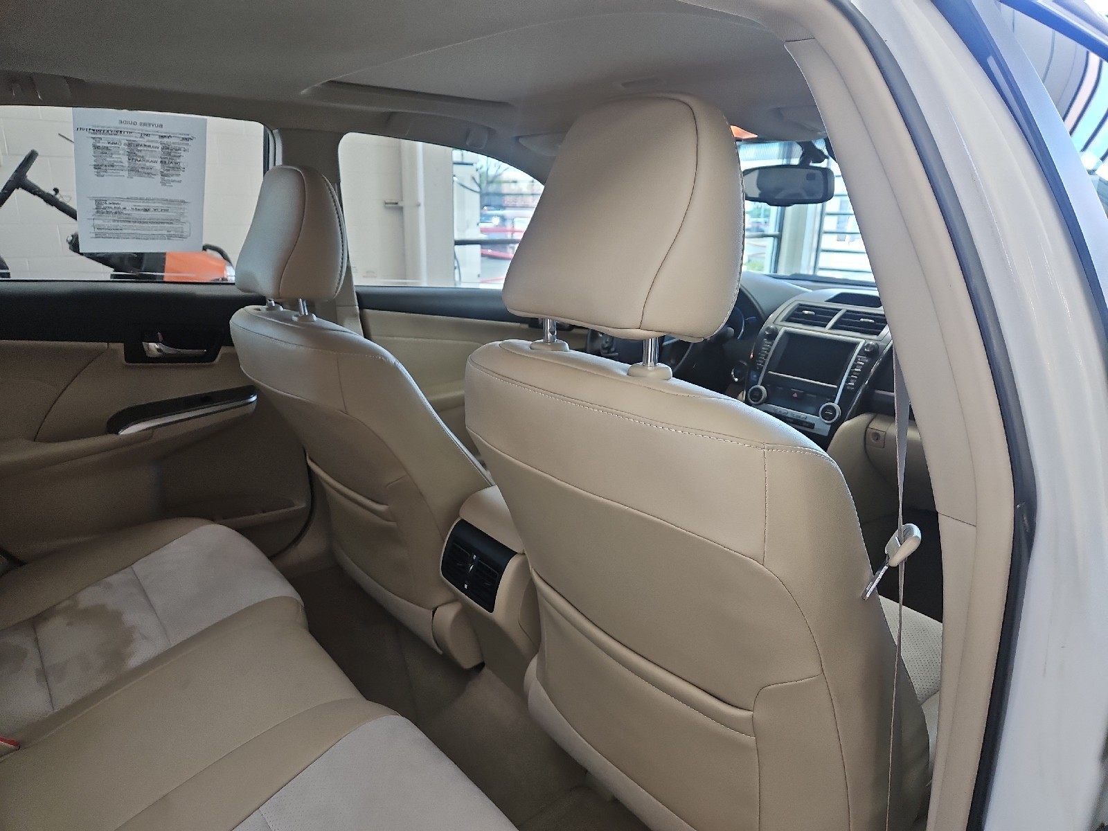 Used 2013 WHITE Toyota XLE image 16