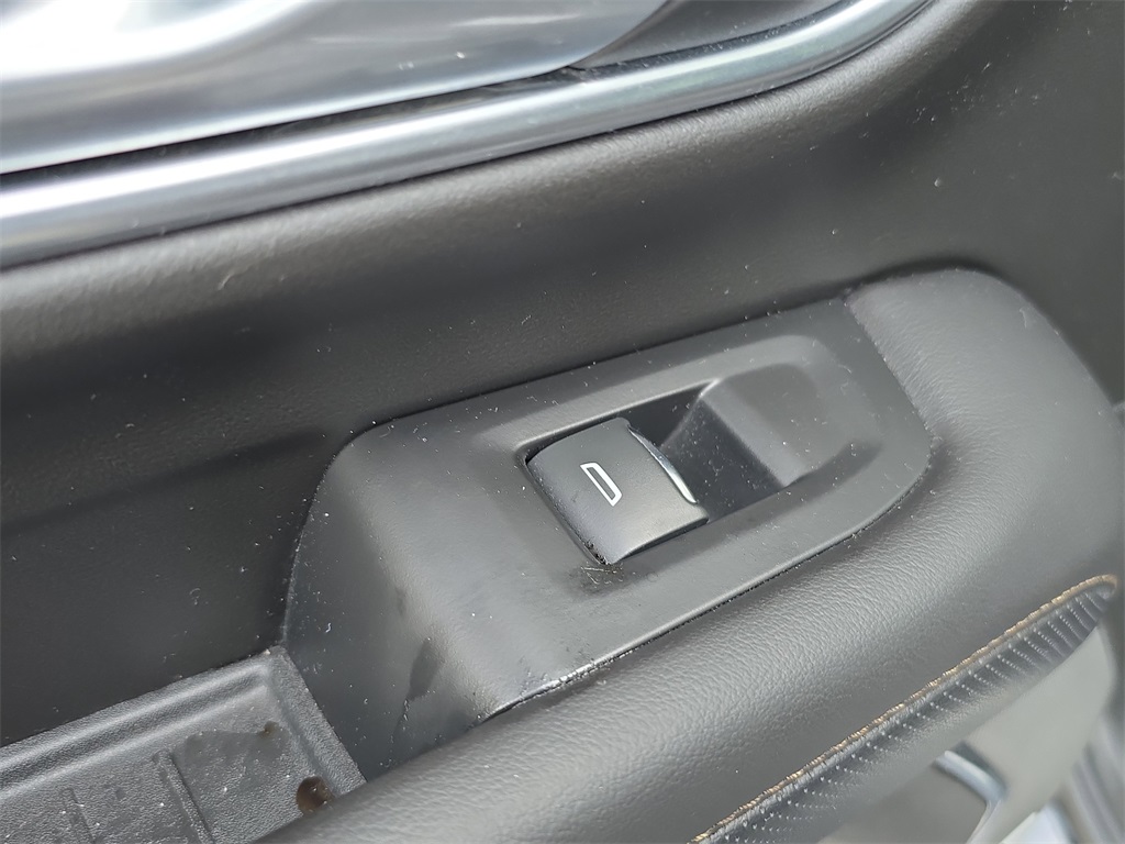 2021 Chevrolet Suburban Premier photo 10