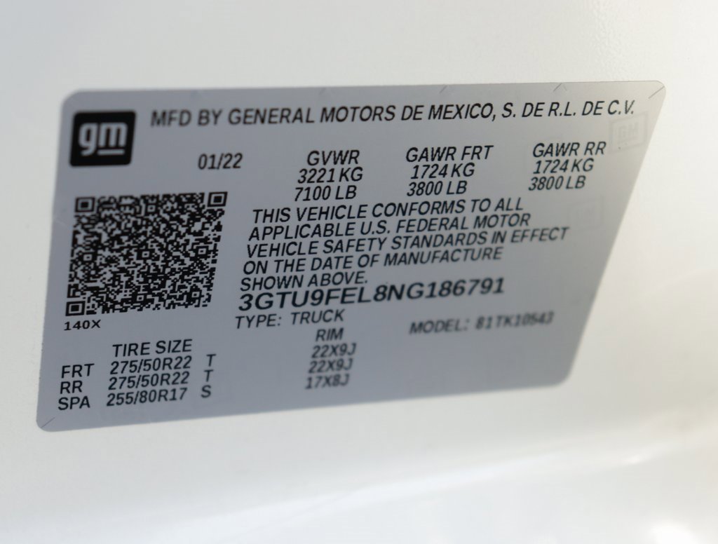 Used 2022 White Frost Tricoat GMC Denali image 45