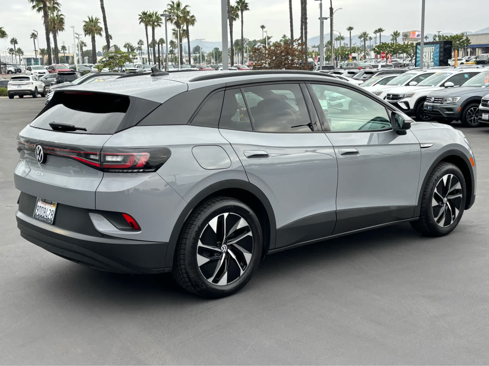 2022 Volkswagen ID.4 Pro photo 3