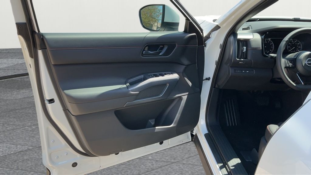2025 Nissan Pathfinder Rock Creek photo 19