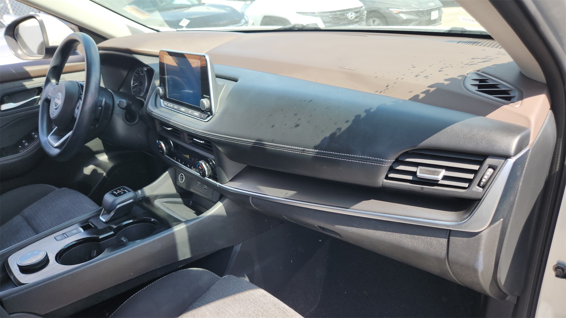2023 Nissan Rogue SV photo 17