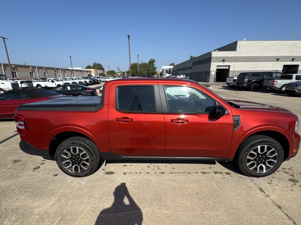 2024 Ford Maverick Lariat photo 2