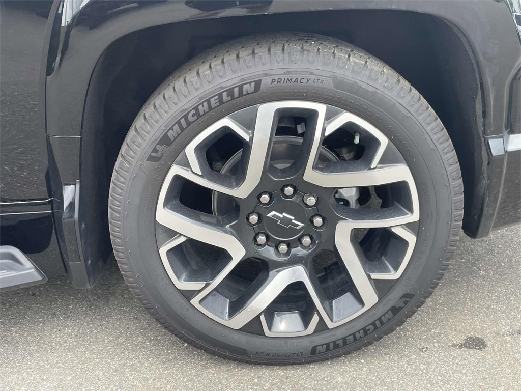 2024 Chevrolet Silverado EV RST photo 23