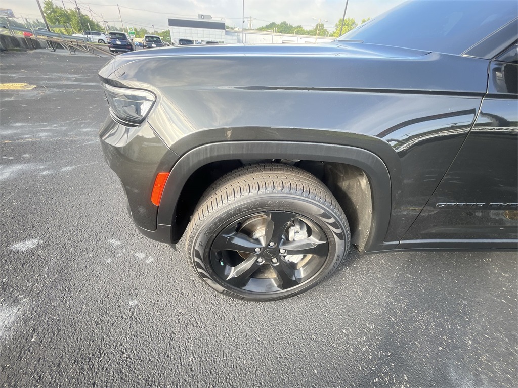 2024 Jeep Grand Cherokee Limited photo 8
