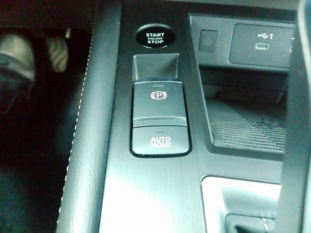 2025 Nissan Kicks SV photo 27