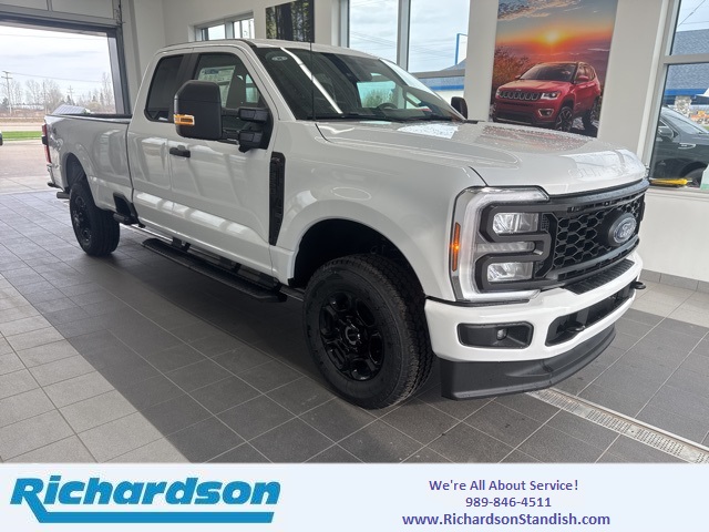 2025 Ford F-350 Super Duty XL's photo