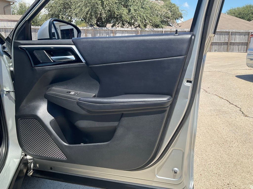 2023 Mitsubishi Outlander SE photo 11