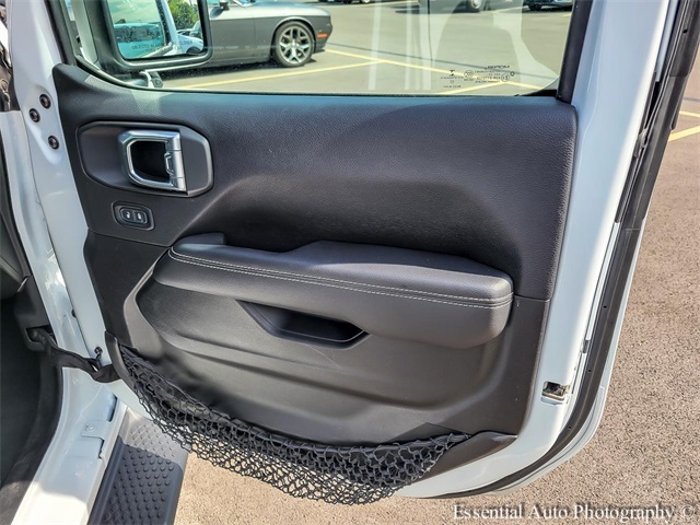 2022 JEEP WRANGLER - Image 32