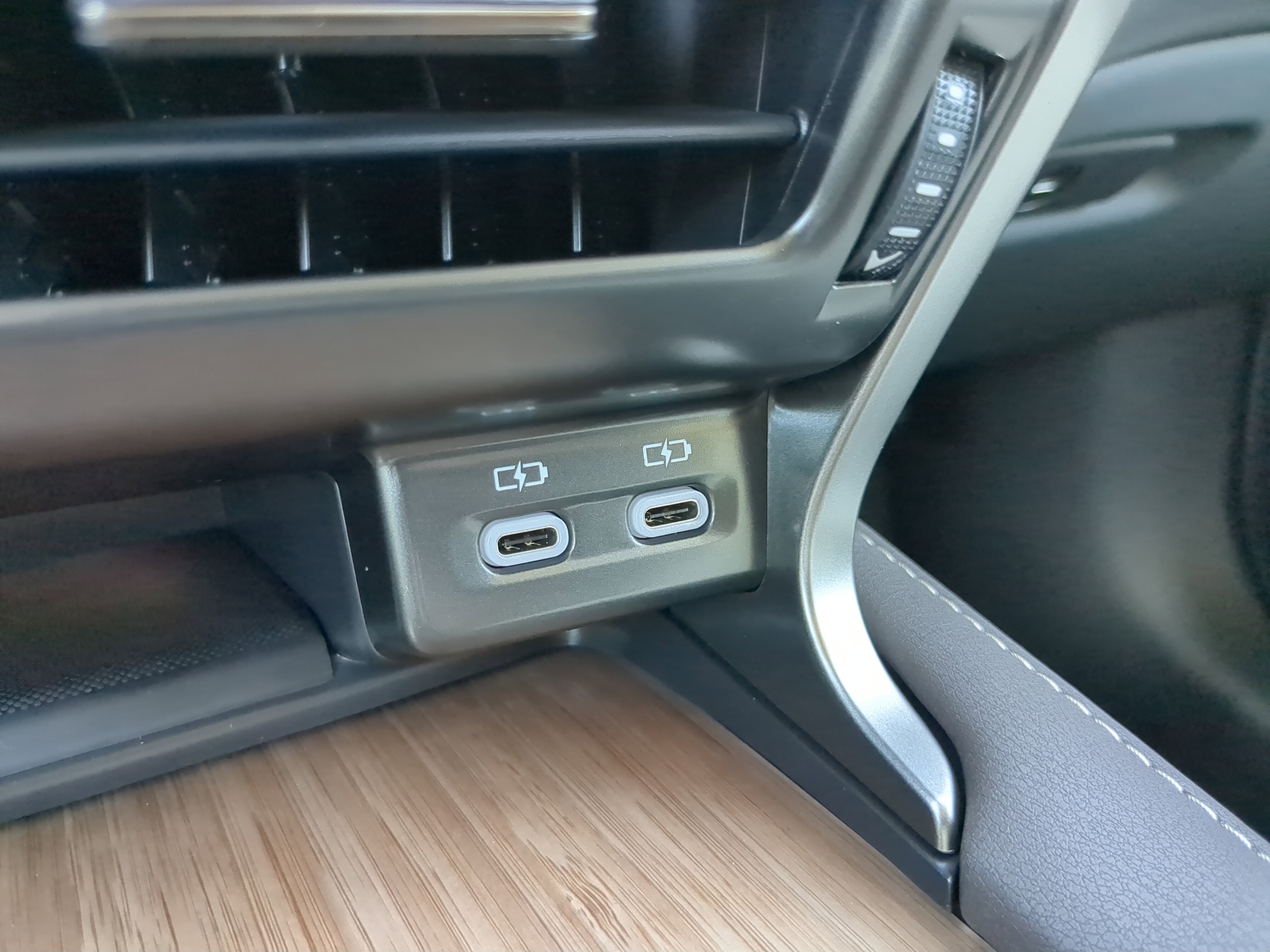 2025 Lexus RX 350h Luxury photo 18