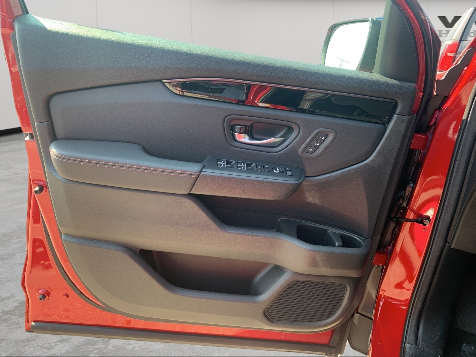 2025 Honda Pilot TrailSport photo 30