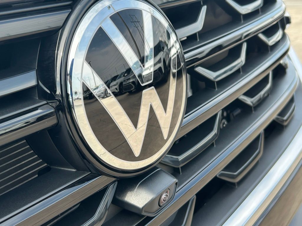 2025 Volkswagen Atlas SEL Premium R-Line photo 17