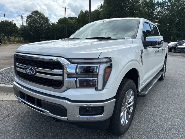 2025 Ford F-150 Lariat photo 4