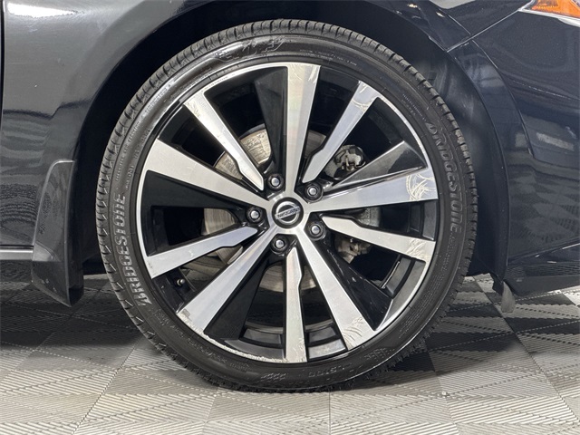 2022 Nissan Altima 2.5 SR photo 2