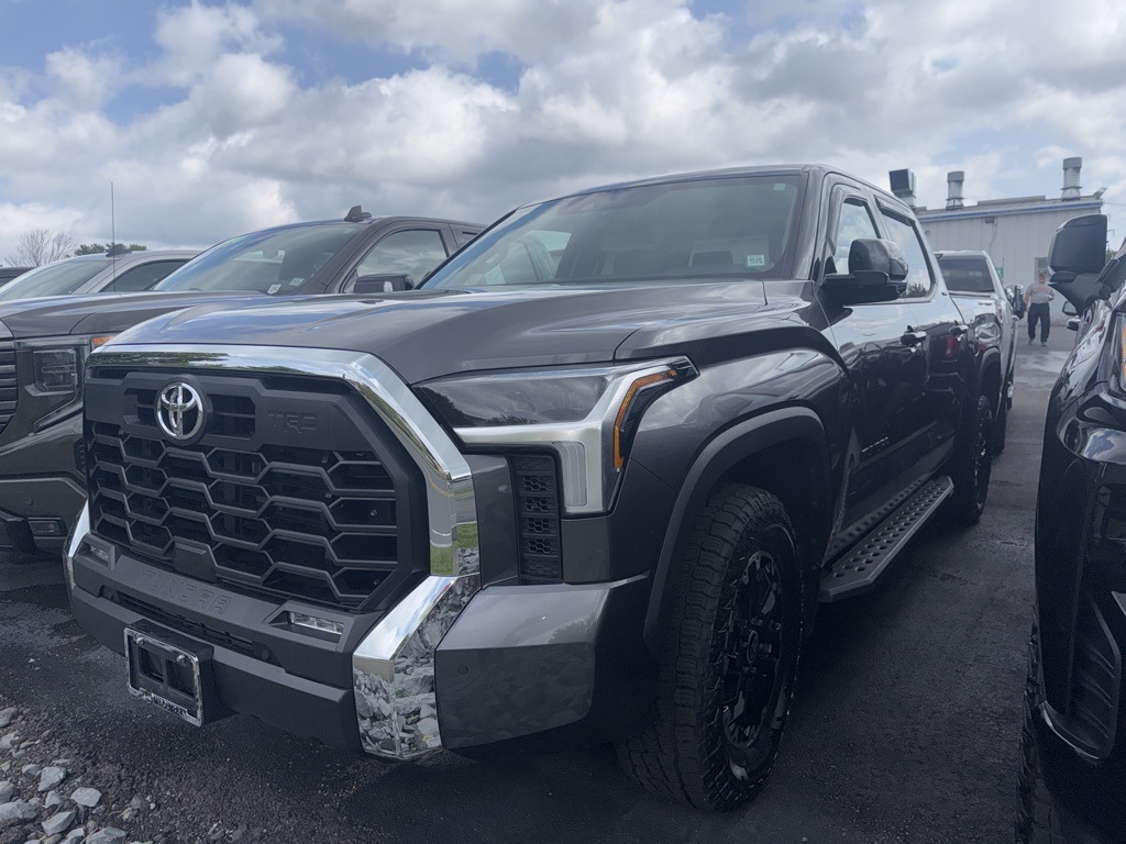 2022 Toyota Tundra SR5 photo 2