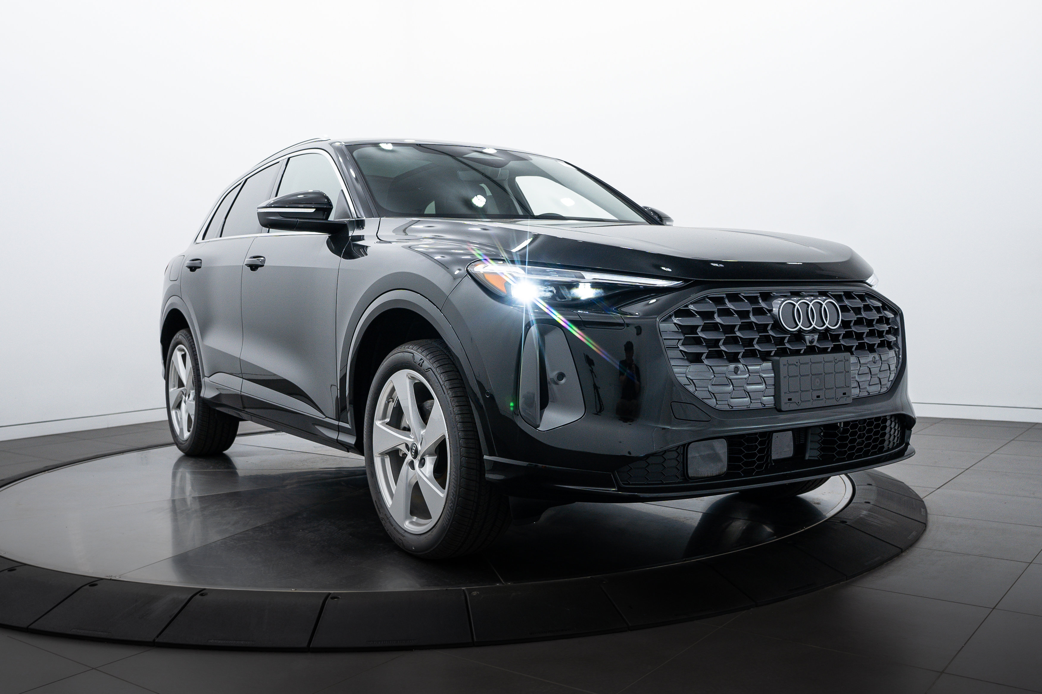 2025 Audi Q5 Premium Plus photo 2