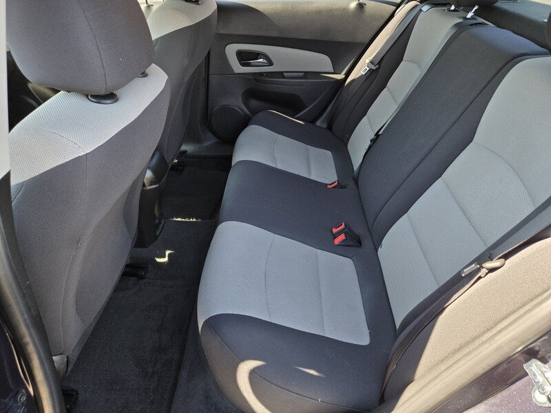 2016 Chevrolet Cruze LS photo 7