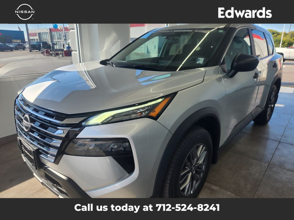 2025 Nissan Rogue S AWD photo 4