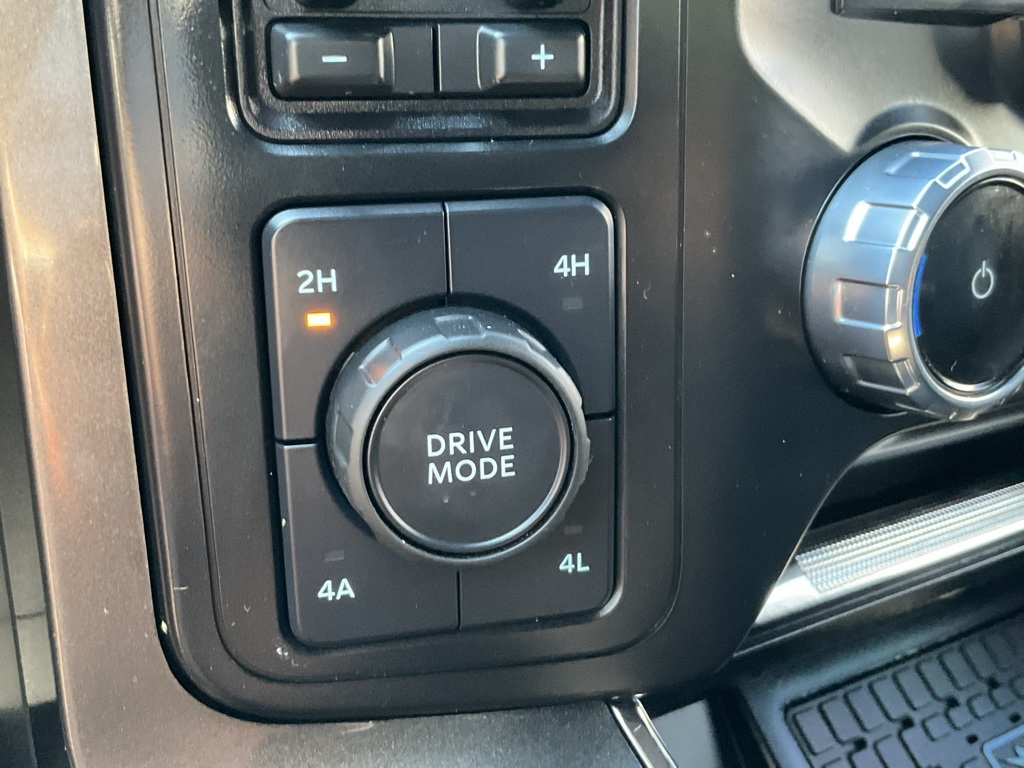 2023 Ford F-150 Lariat photo 13
