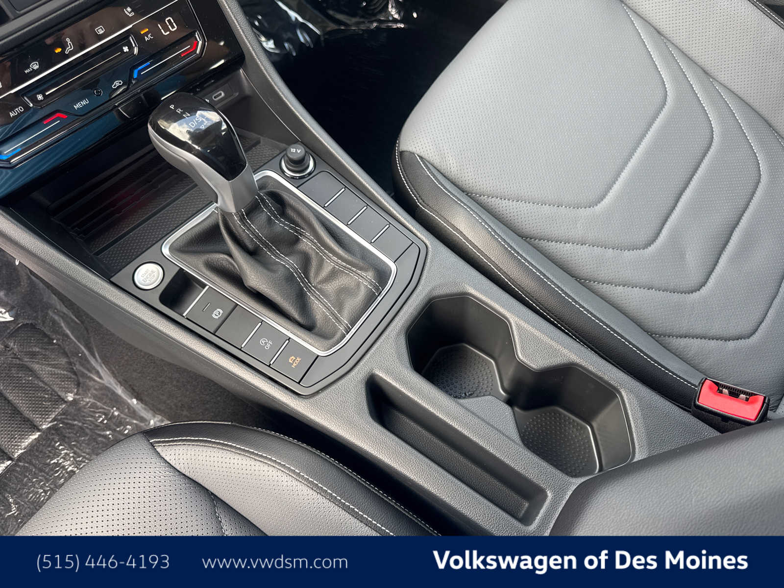 2025 Volkswagen Jetta SEL photo 15