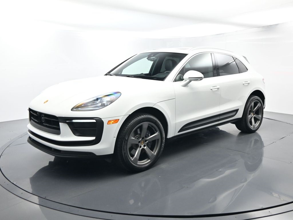 2025 Porsche Macan Base