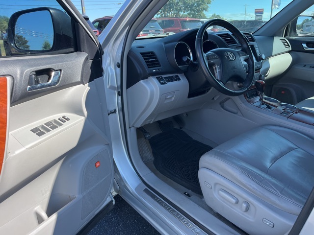 2010 Toyota Highlander Limited photo 5