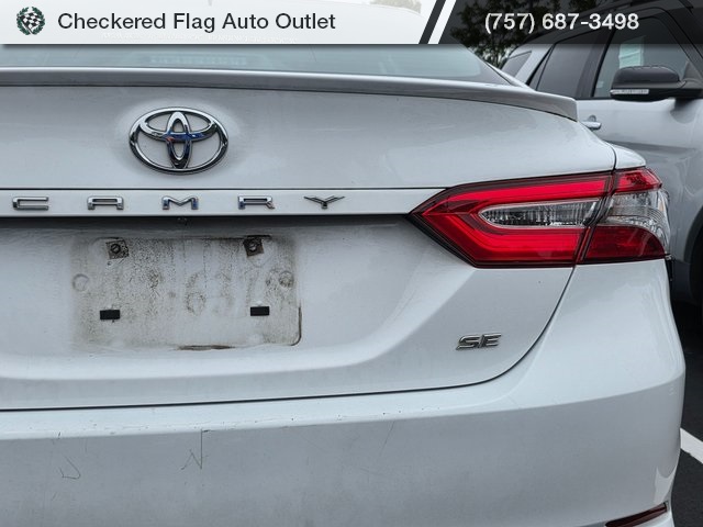 2019 Toyota Camry SE XLE photo 7