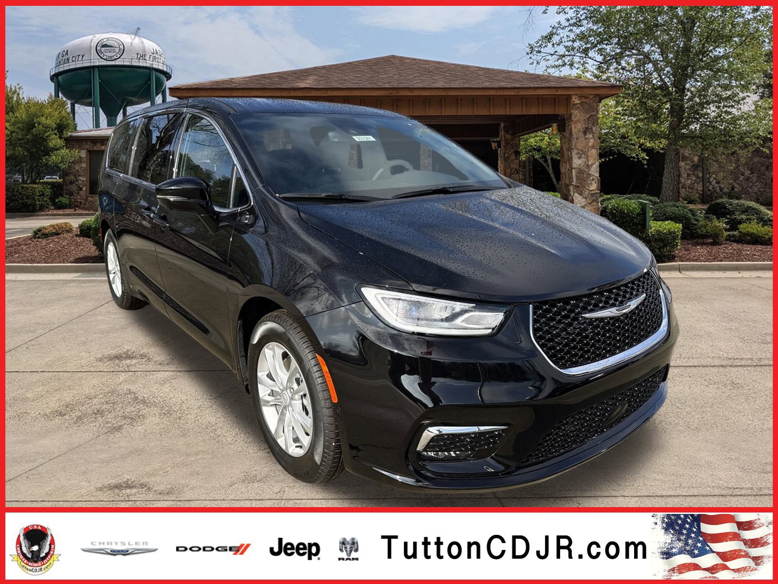 2026 Chrysler Pacifica Select's photo