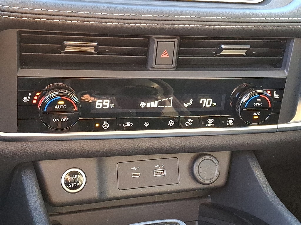 2023 Nissan Rogue SV photo 17