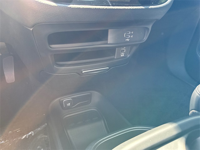 2026 Chrysler Pacifica photo 21