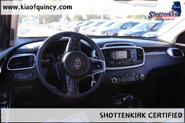 2017 Kia Sorento LX photo 3