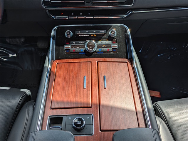 2024 Lincoln Navigator L Premiere photo 14