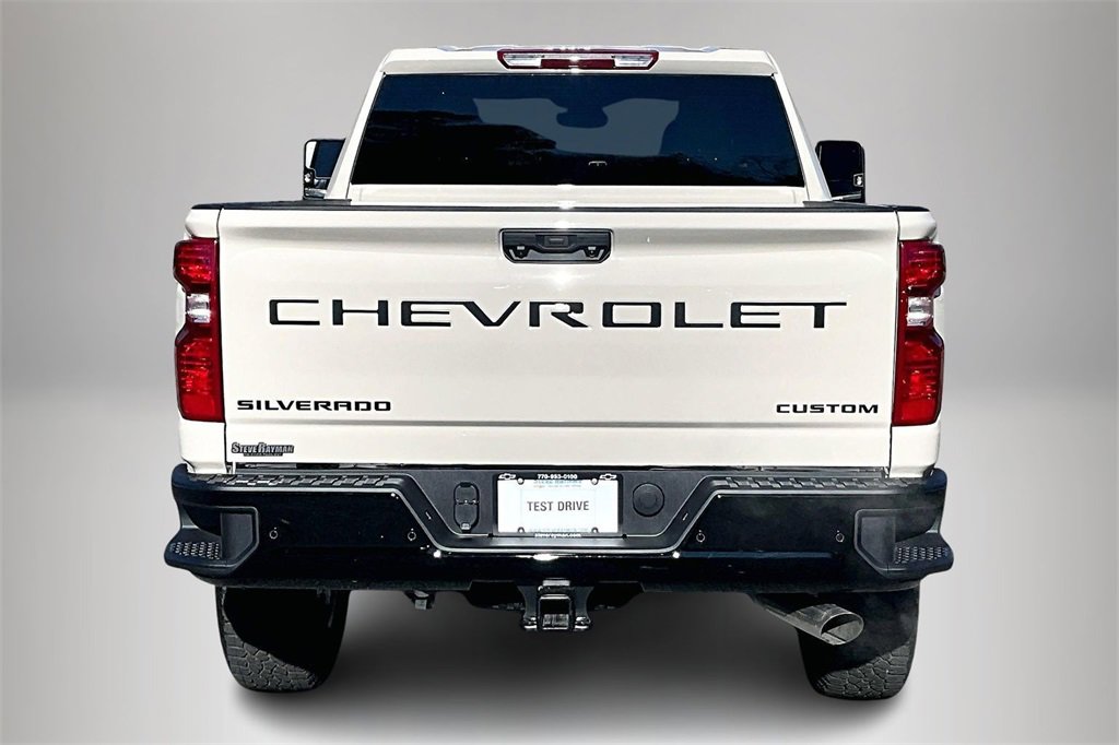 2026 Chevrolet Silverado 2500HD Custom photo 3