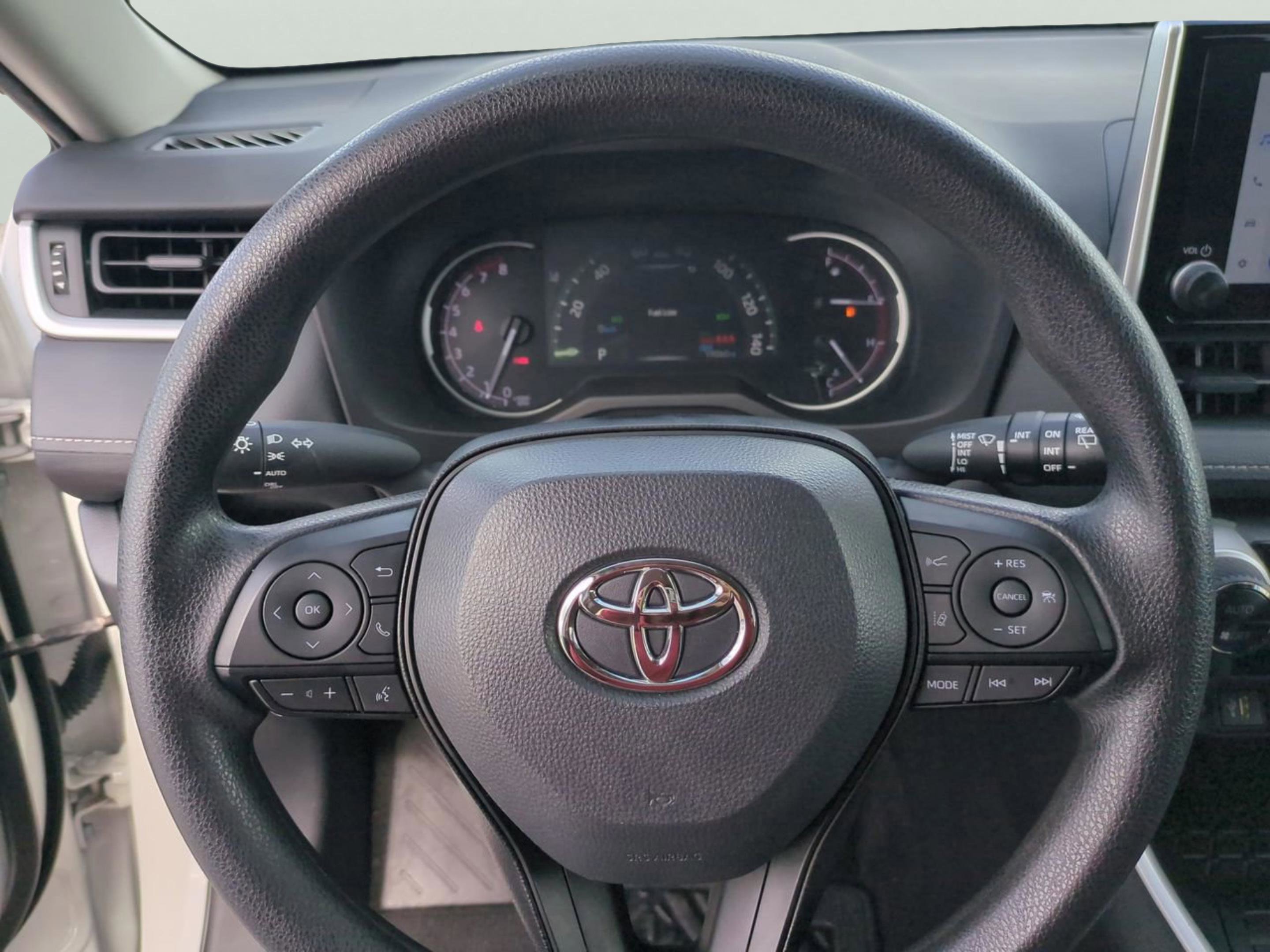 2024 Toyota RAV4 XLE photo 27