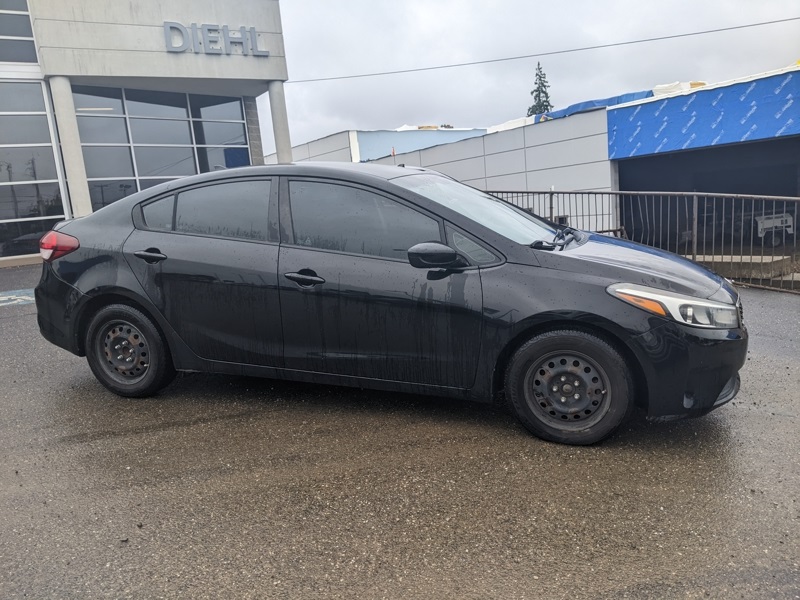 2017 Kia Forte LX Base photo 2