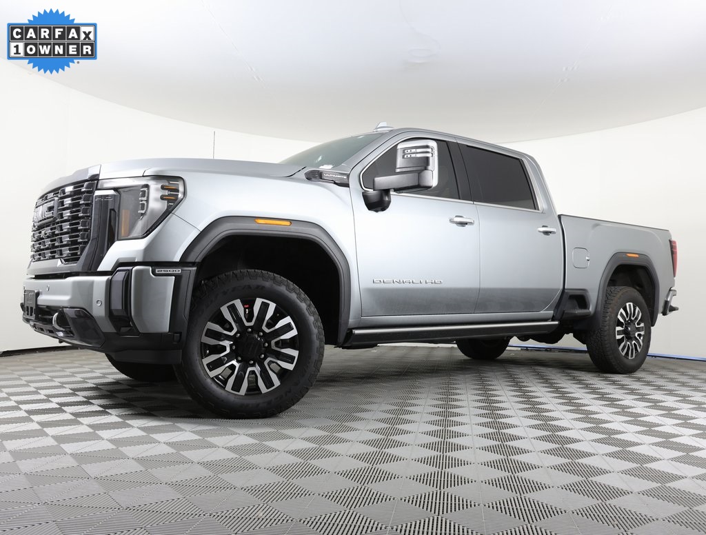 2024 GMC Sierra 2500HD Denali Ultimate's photo